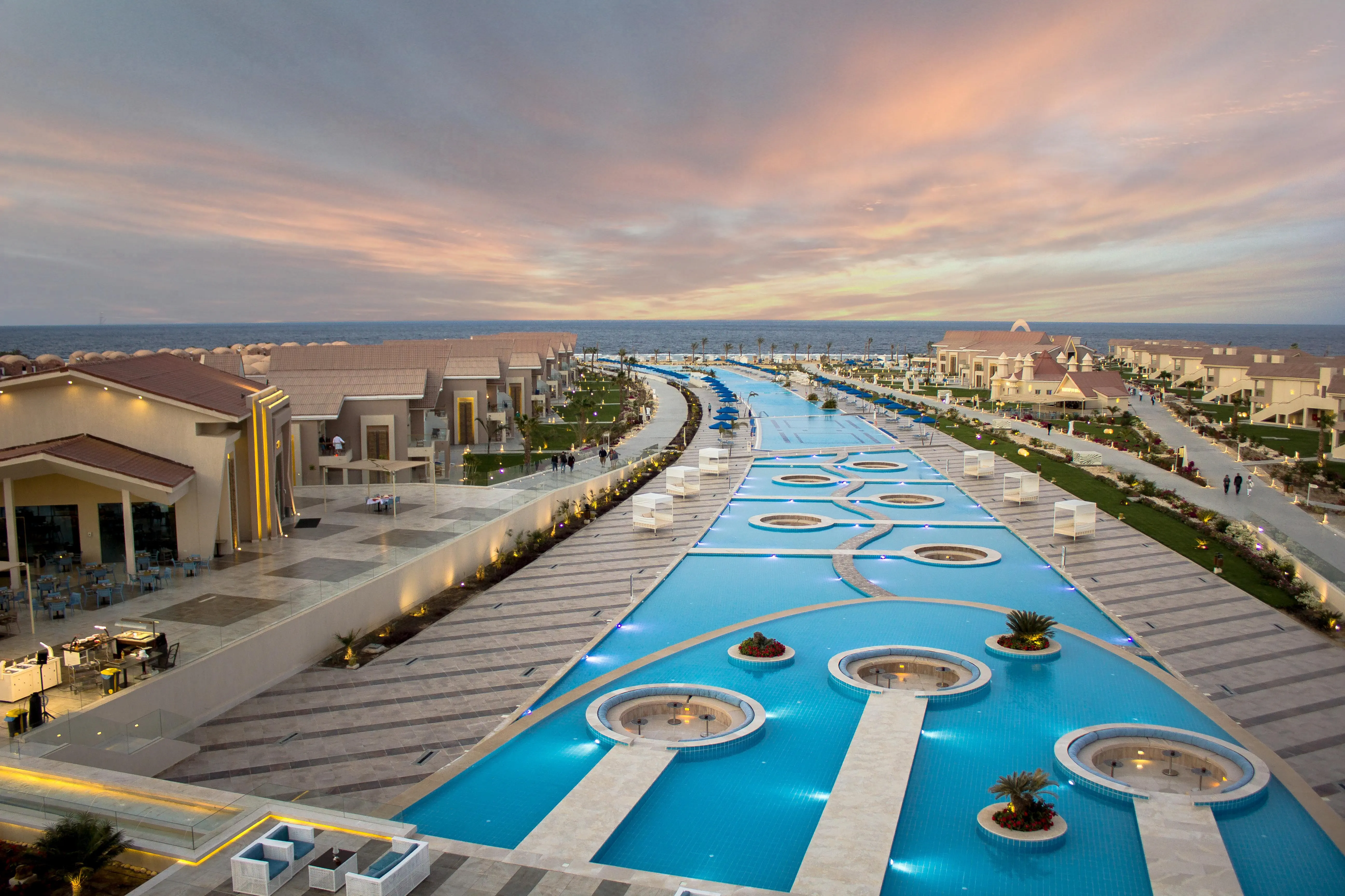 Pickalbatros Sea World - 60 km 55 min from €30