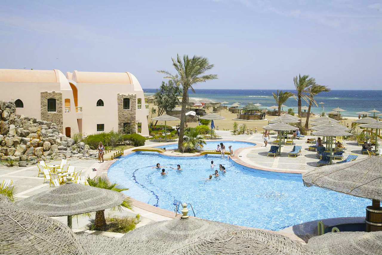 Shams Alam Resort - 118 km 105 min from €40